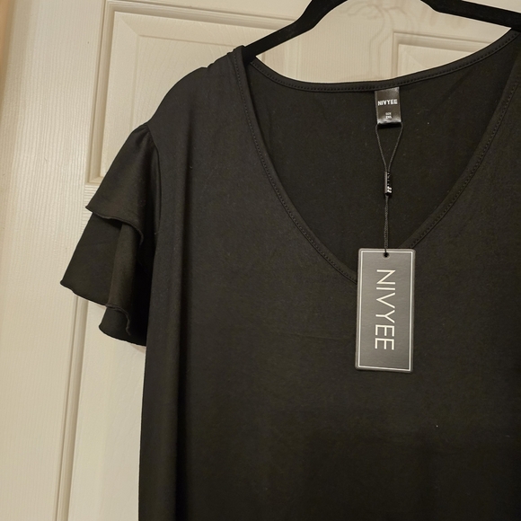 Elegant Black Ruffle Sleeve Maxi Dress - Picture 5 of 8